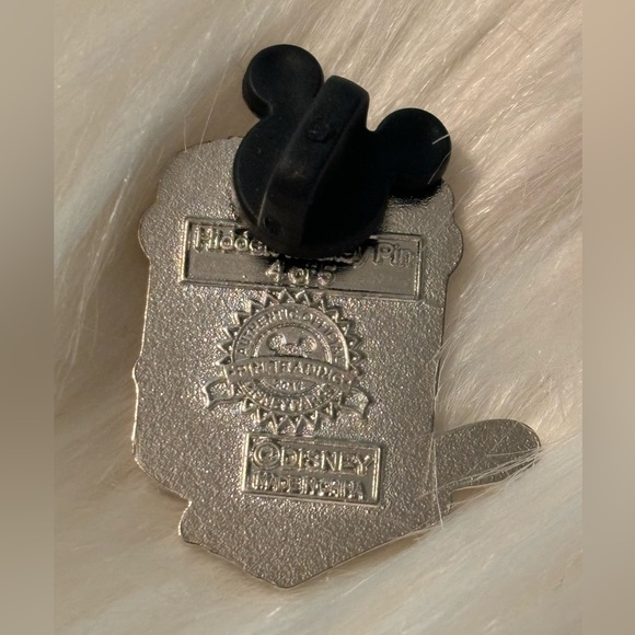 Disney Trading Pin - Picture 2 of 2